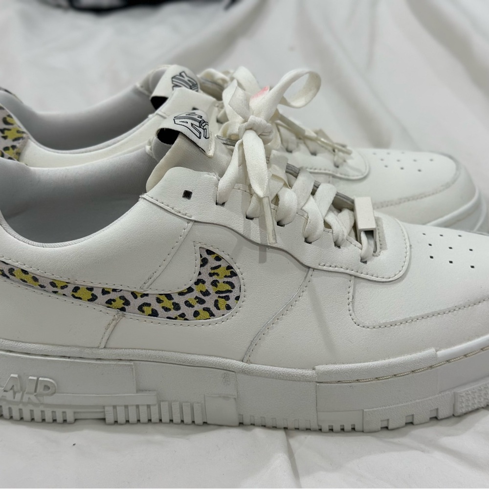 Women’s Air Force 1 Pixel SE Leopard - Picture 4 of 9